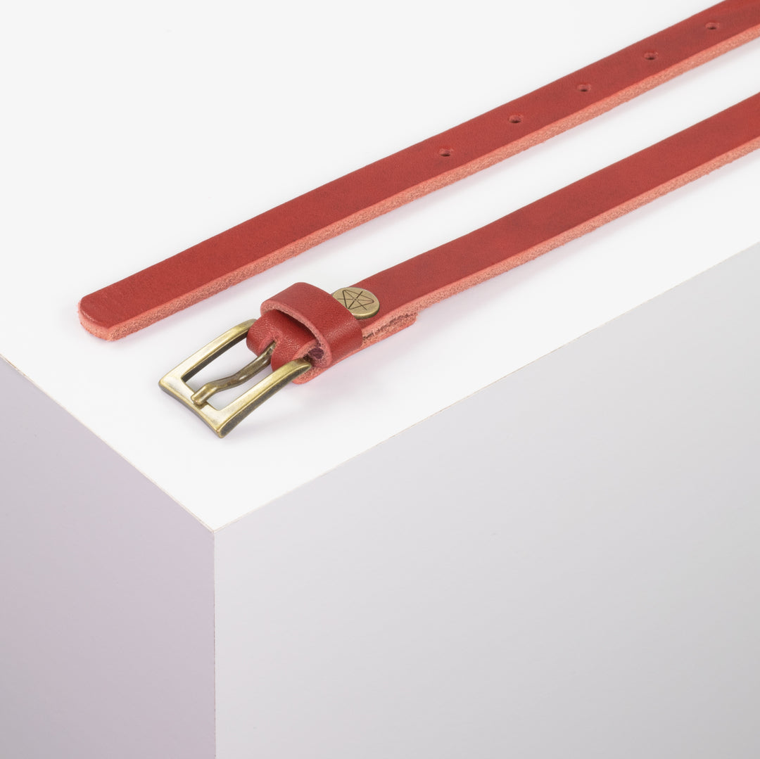 Ledergürtel 1,5cm mit Schnalle Brisbane messing matt rot ohne Muster