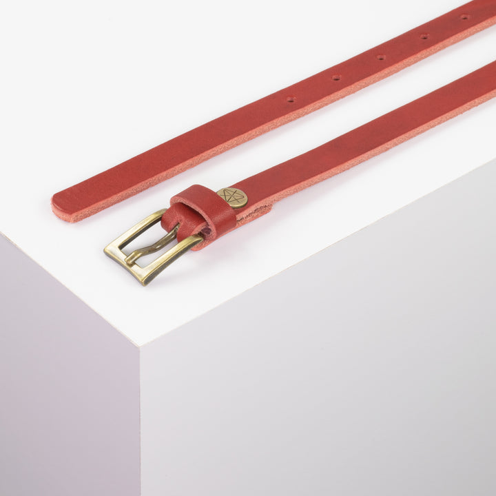 Ledergürtel 1,5cm mit Schnalle Brisbane messing matt rot ohne Muster