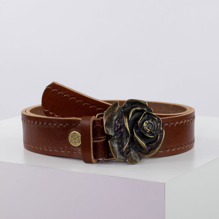 Ledergürtel 4cm mit Schnalle Rose messing cognac kleine Welle