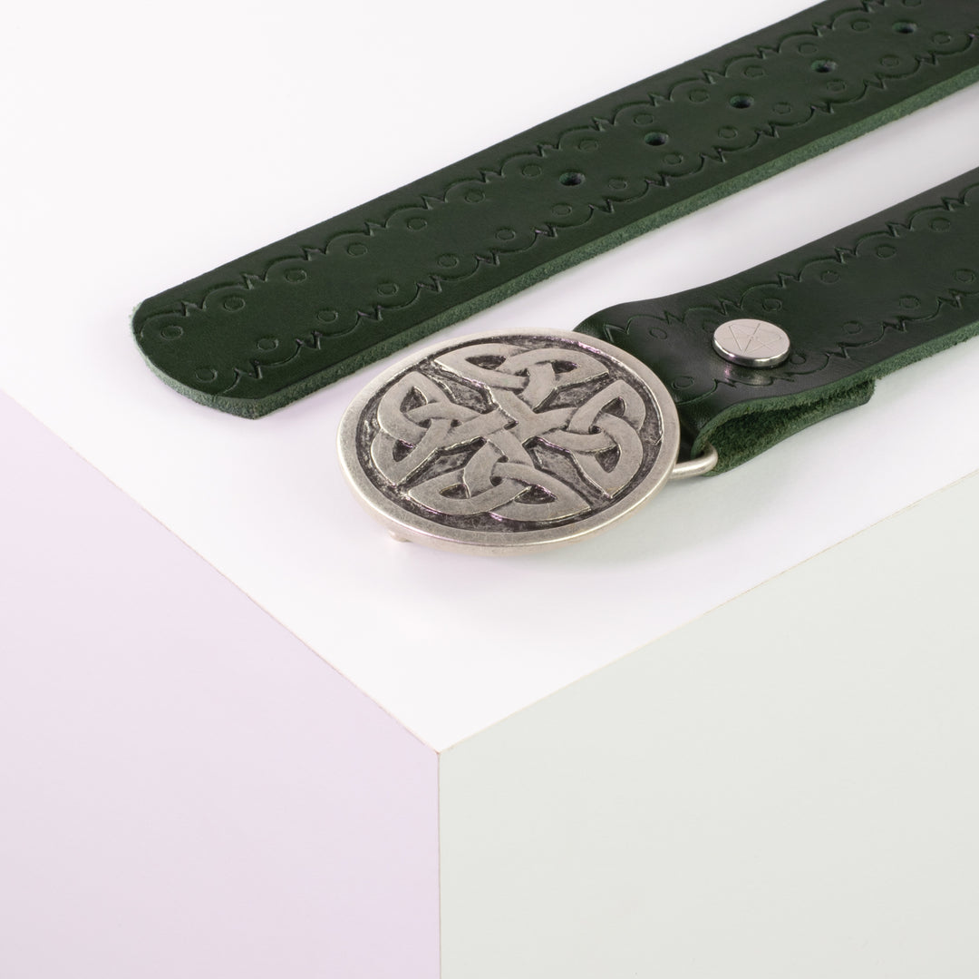 Ledergürtel 4cm mit Schnalle Gordischer Knoten rund silber grün Lochwelle