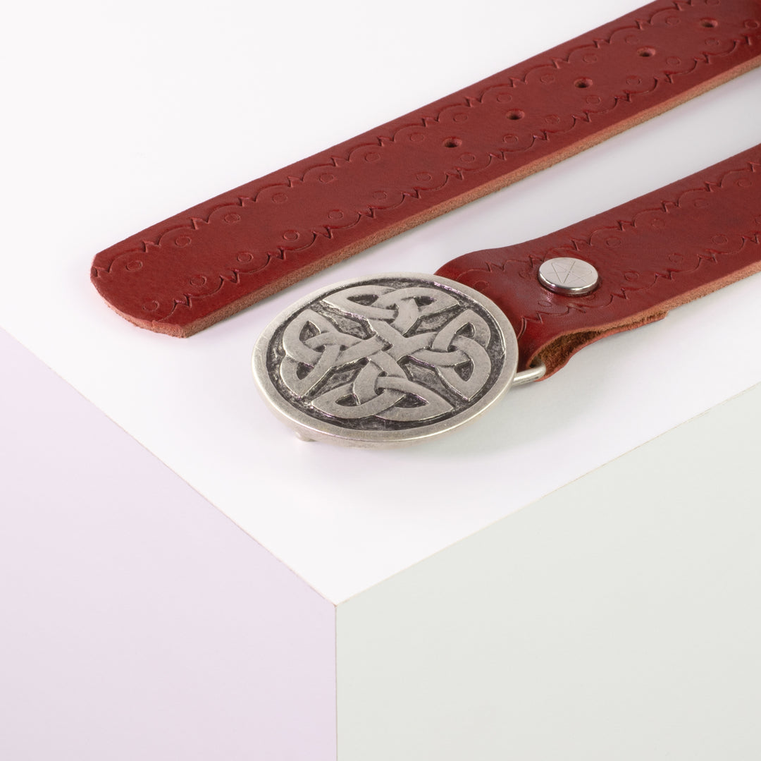 Ledergürtel 4cm mit Schnalle Gordischer Knoten rund silber rot Lochwelle