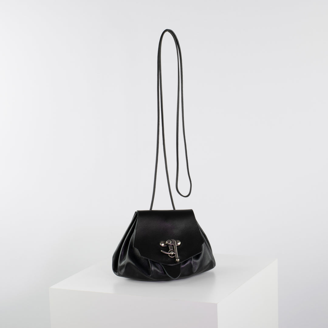 Hand- & Gürteltasche Größe M schwarz Glattleder