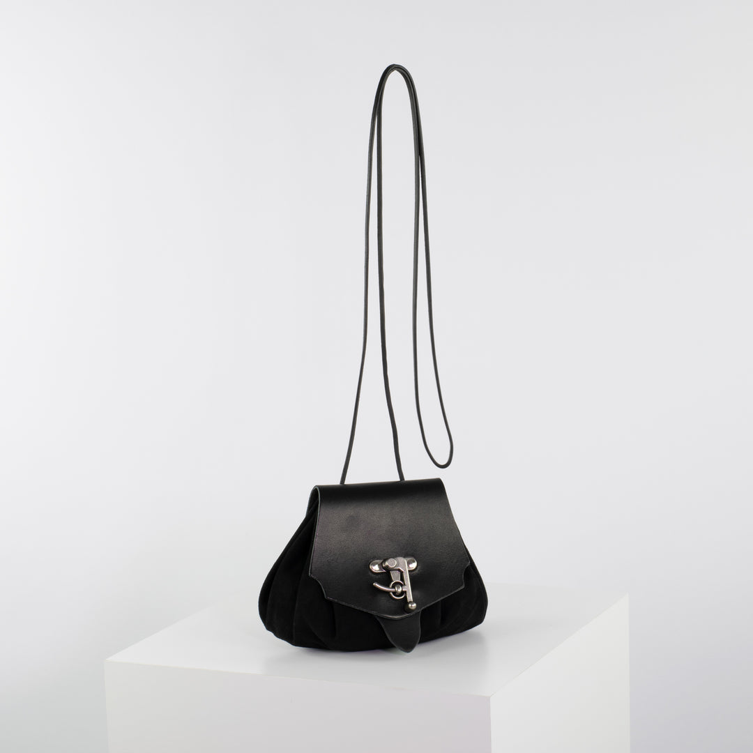 Hand- &amp; Gürteltasche Größe M schwarz Veloursleder