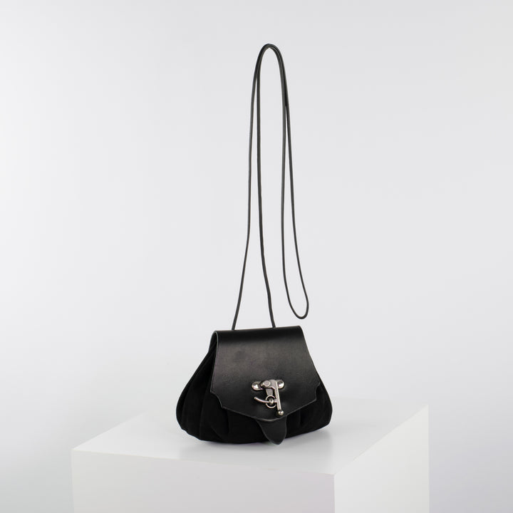 Hand- &amp; Gürteltasche Größe M schwarz Veloursleder
