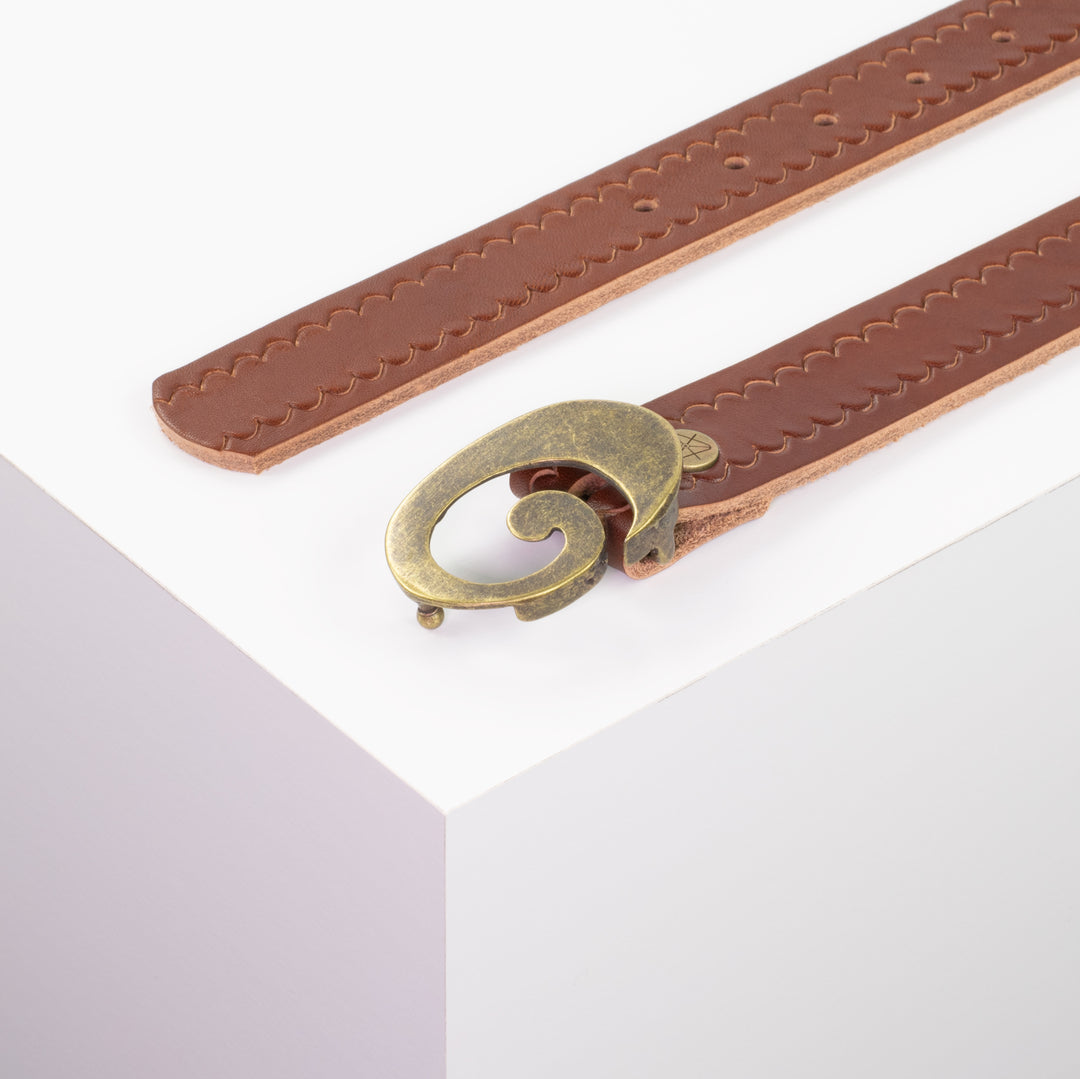 Ledergürtel 3cm mit Schnalle Schnecke messing cognac kleine Welle