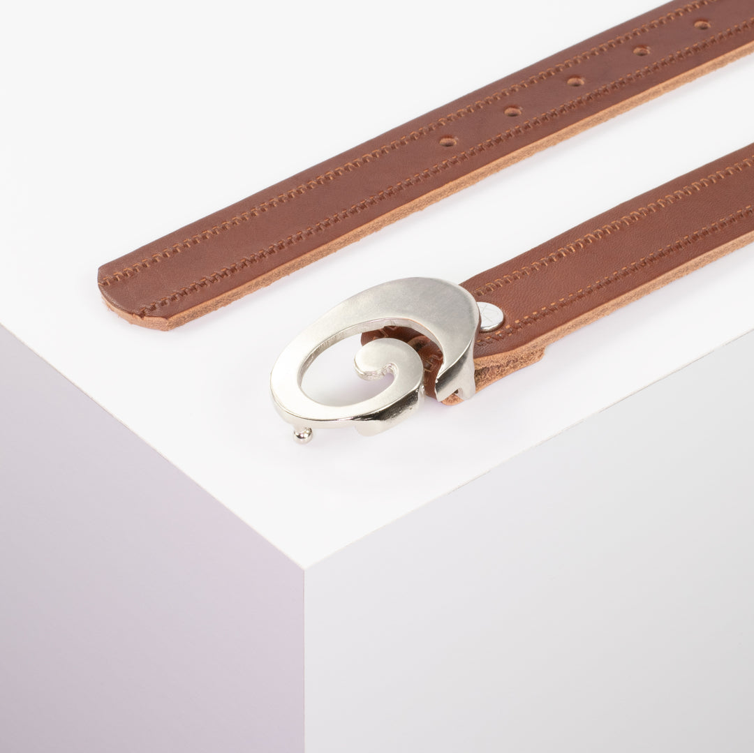 Ledergürtel 3cm mit Schnalle Schnecke silber glänzend cognac Reißverschluss