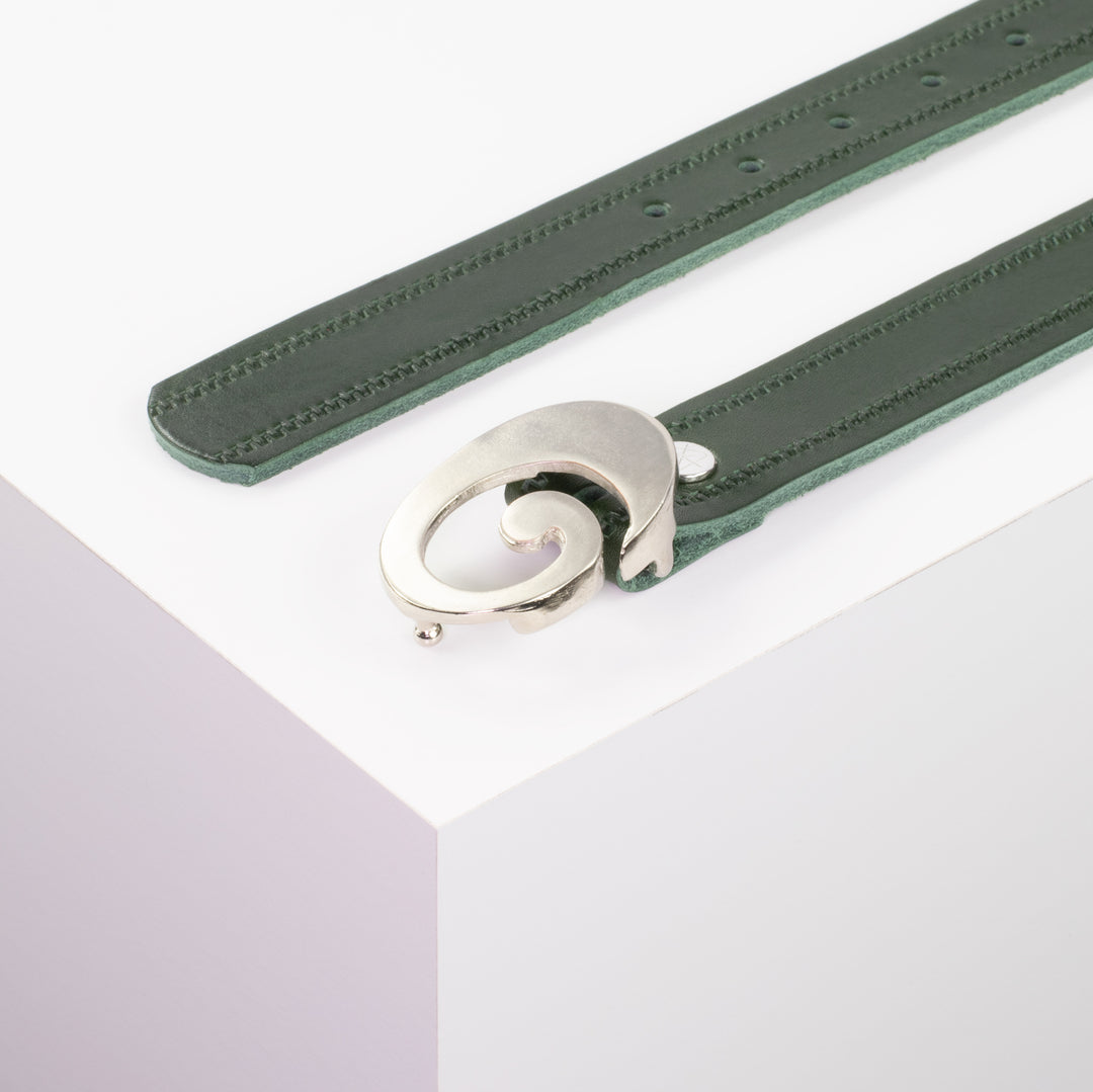Ledergürtel 3cm mit Schnalle Schnecke silber glänzend grün Reißverschluss