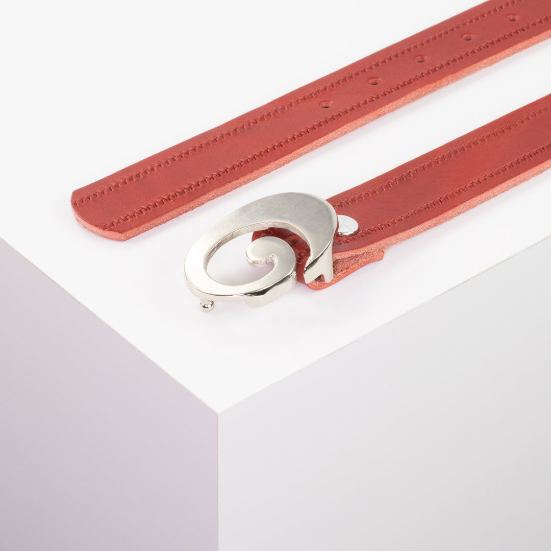 Ledergürtel 3cm mit Schnalle Schnecke silber glänzend rot Reißverschluss