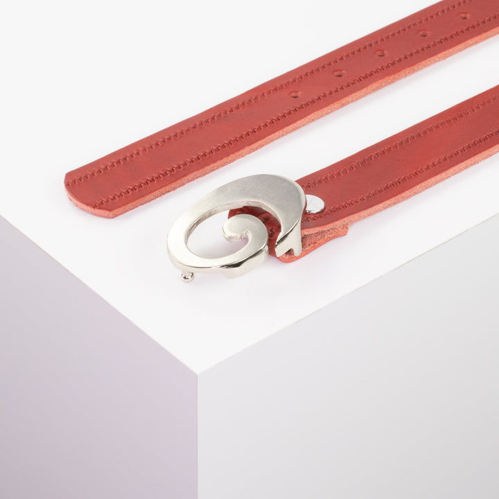 Ledergürtel 3cm mit Schnalle Schnecke silber glänzend rot Reißverschluss