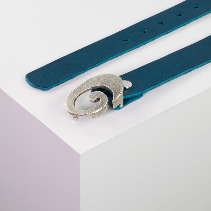 Ledergürtel 3cm mit Schnalle Schnecke silber matt petrol ohne Muster
