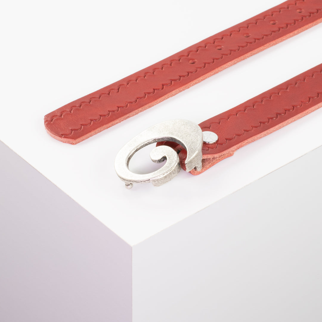 Ledergürtel 3cm mit Schnalle Schnecke silber matt rot kleine Welle