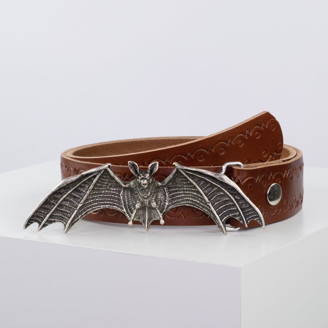 Ledergürtel 4cm mit Schnalle Fledermaus cognac Lochwelle