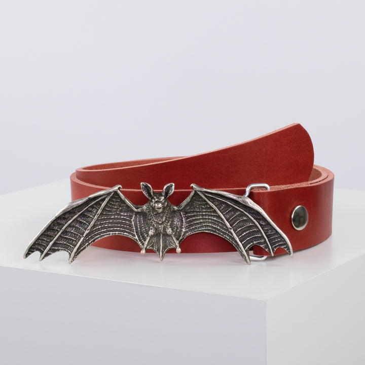 Ledergürtel 4cm mit Schnalle Fledermaus rot ohne Muster
