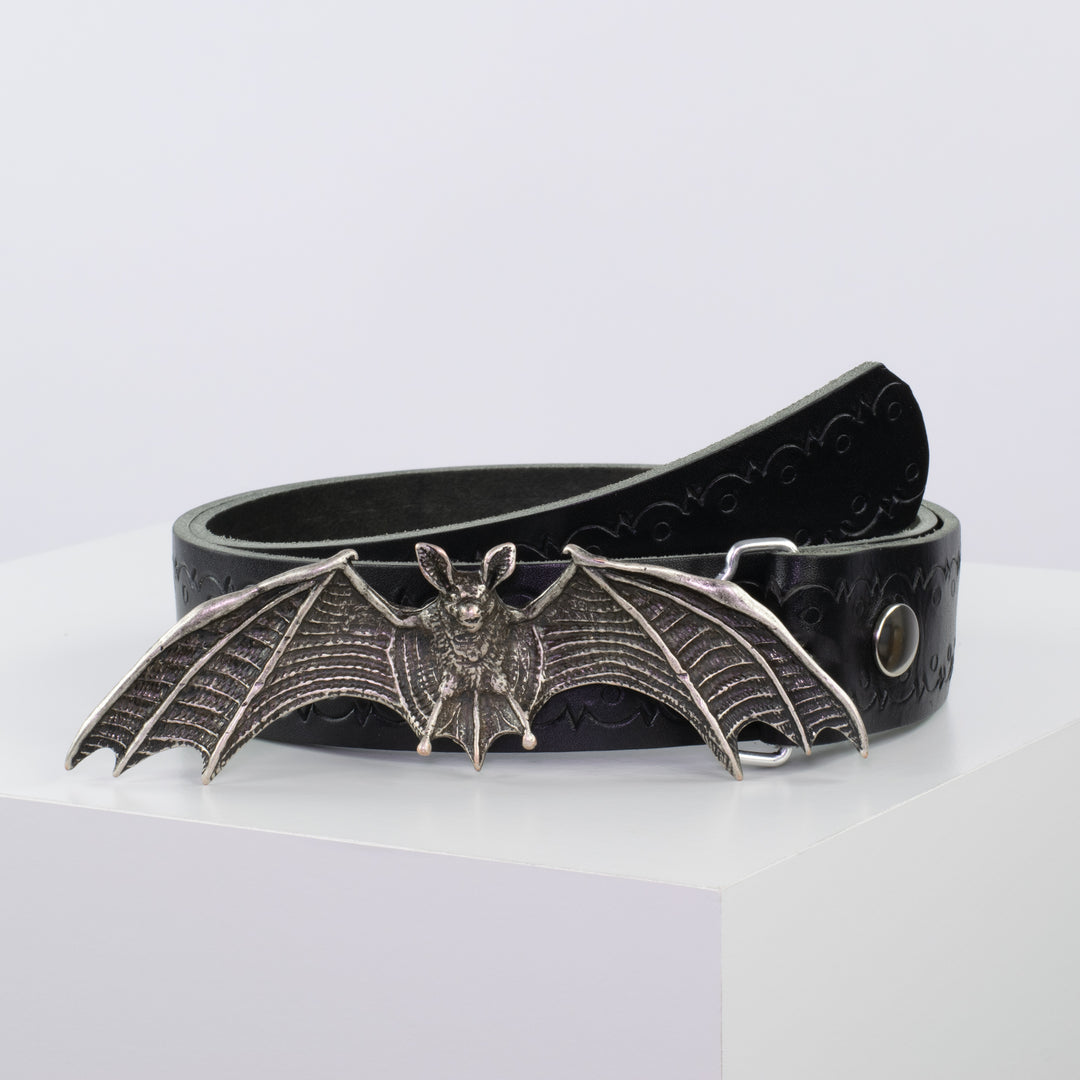 Ledergürtel 4cm mit Schnalle Fledermaus schwarz Lochwelle