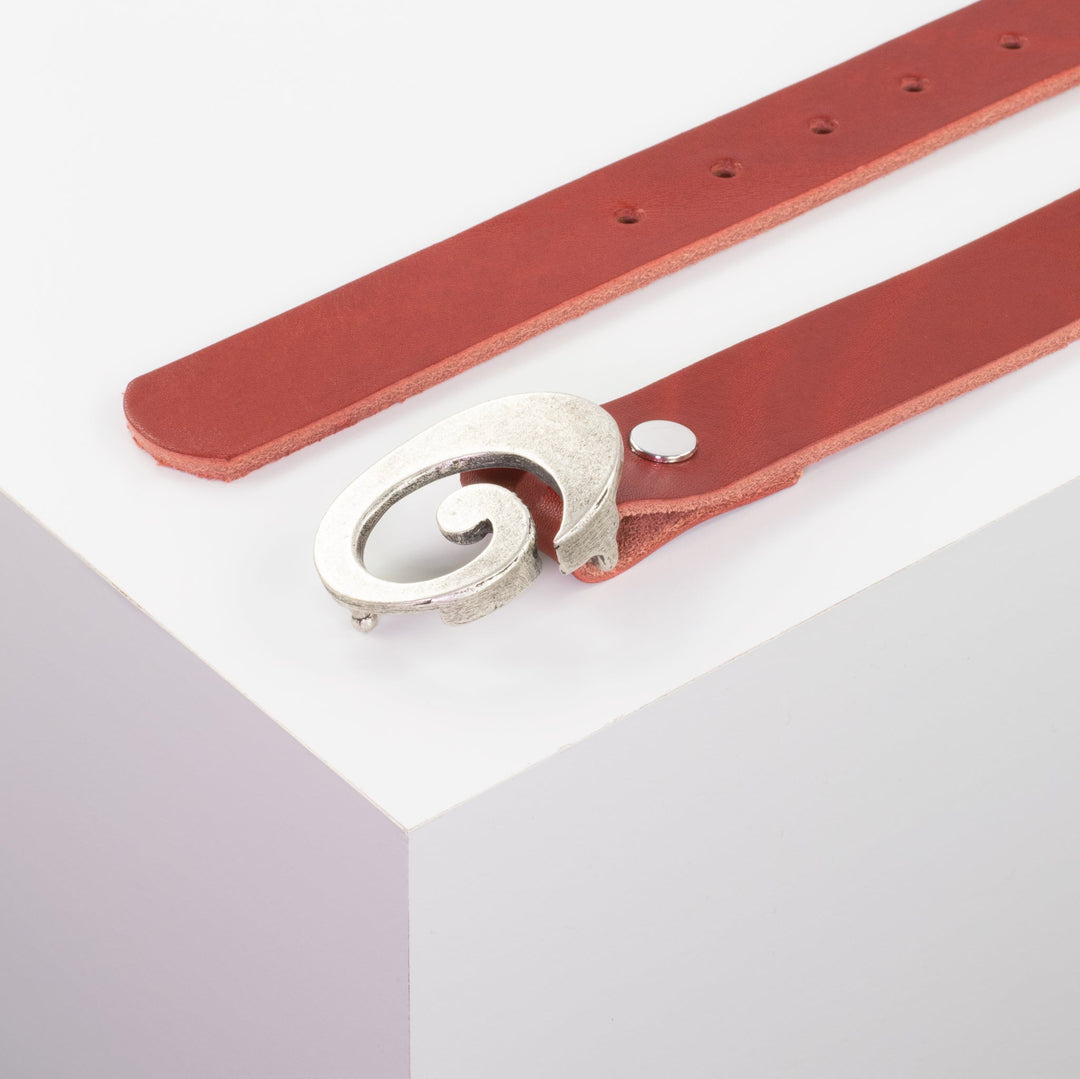 Ledergürtel 3cm mit Schnalle Schnecke silber matt rot ohne Muster