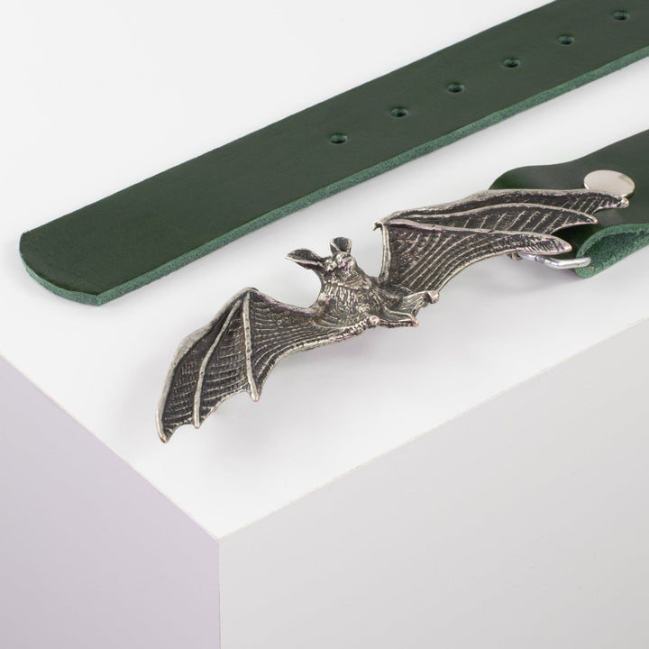 Ledergürtel 4cm mit Schnalle Fledermaus grün ohne Muster