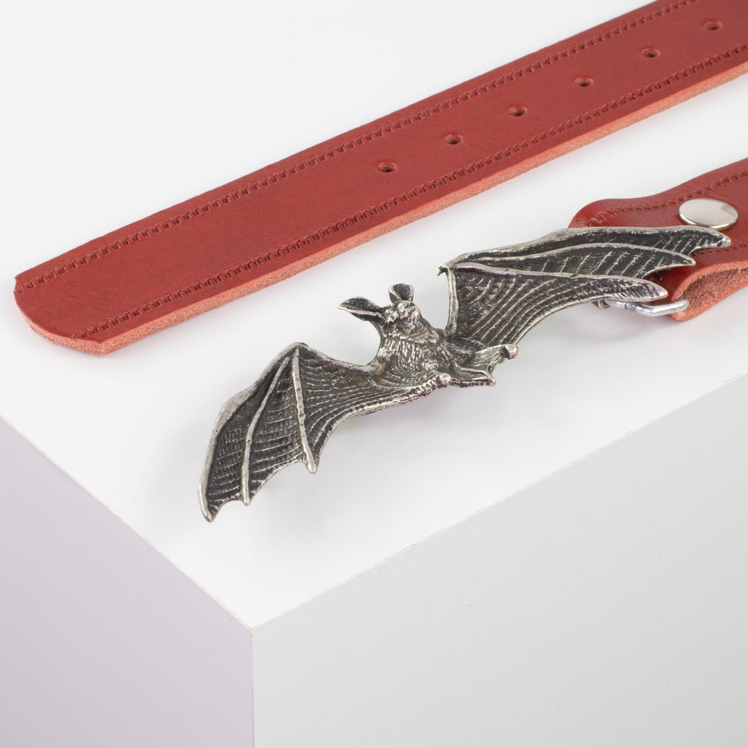 Ledergürtel 4cm mit Schnalle Fledermaus rot Reißverschluss