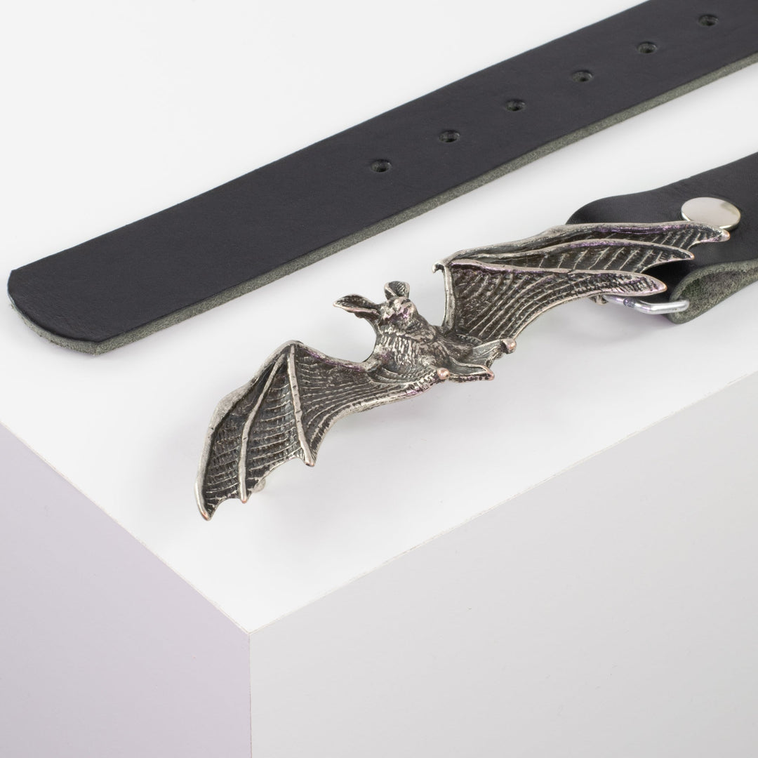 Ledergürtel 4cm mit Schnalle Fledermaus schwarz ohne Muster